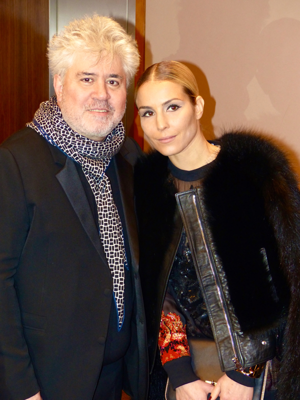 Pedro Almodóvar y Noomi Rapace